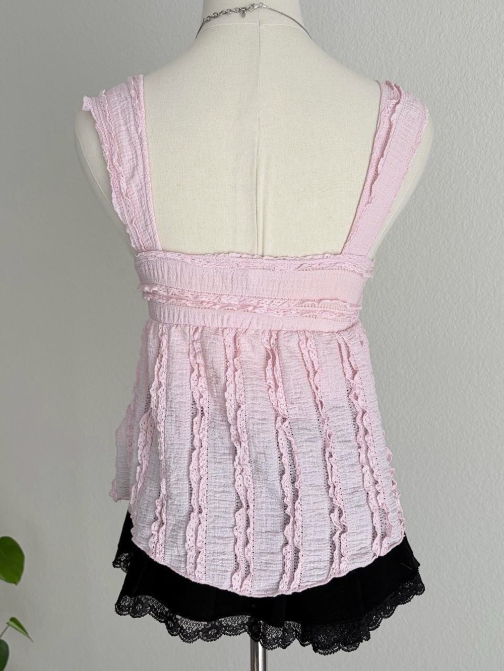 Derek Heart Pink Ruffle Tank - Picture 4 of 8